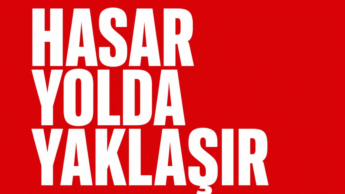 Küçük Erenköy Gece Yolunda Düşük Işık ve Yol Kenarı Teması